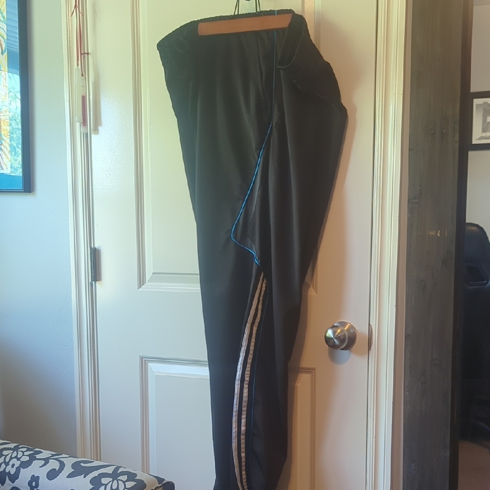 Black Sweatpants with Relaxed Fit and Versatile Style
